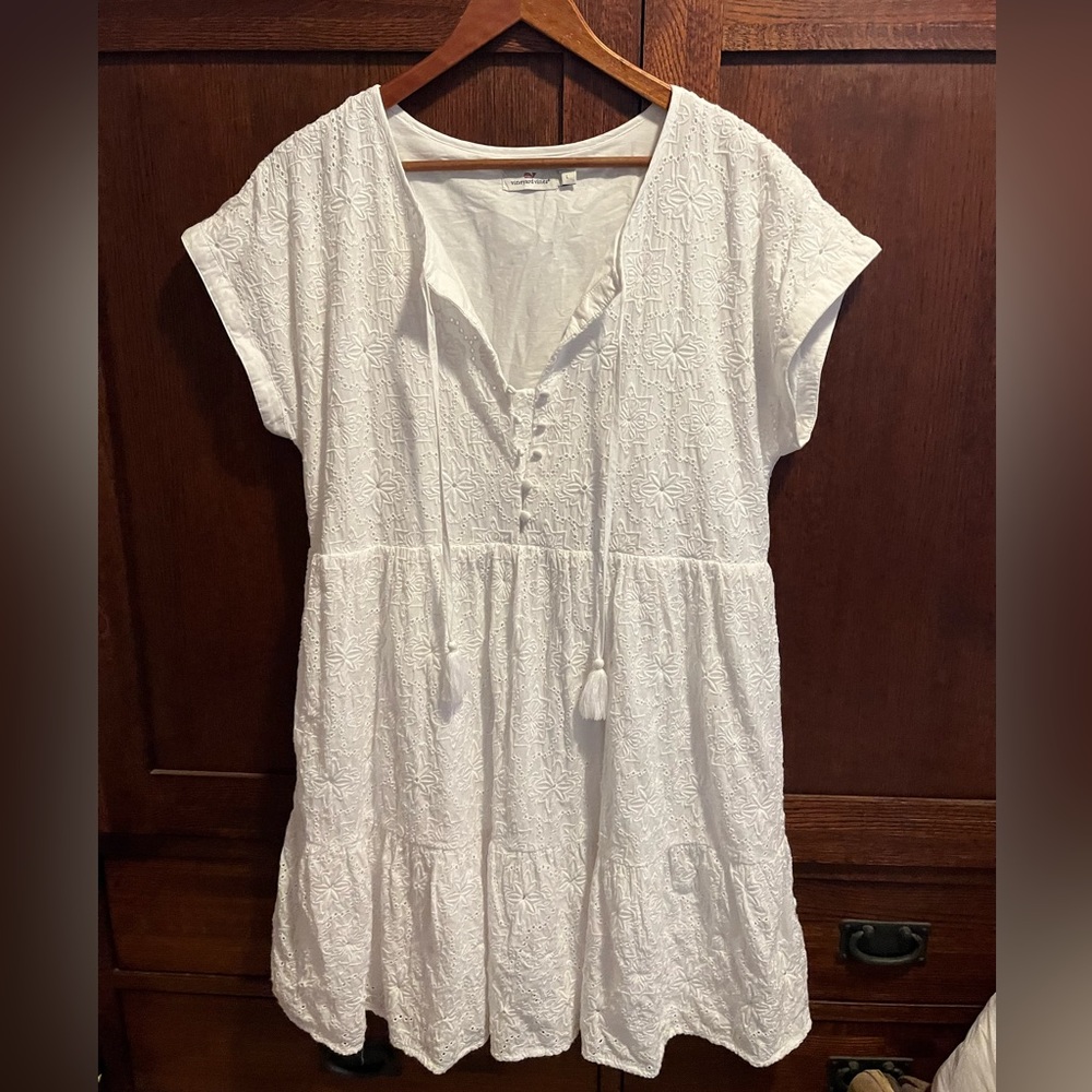 EUC Vineyard Vines White Island Eyelet swing dress Large